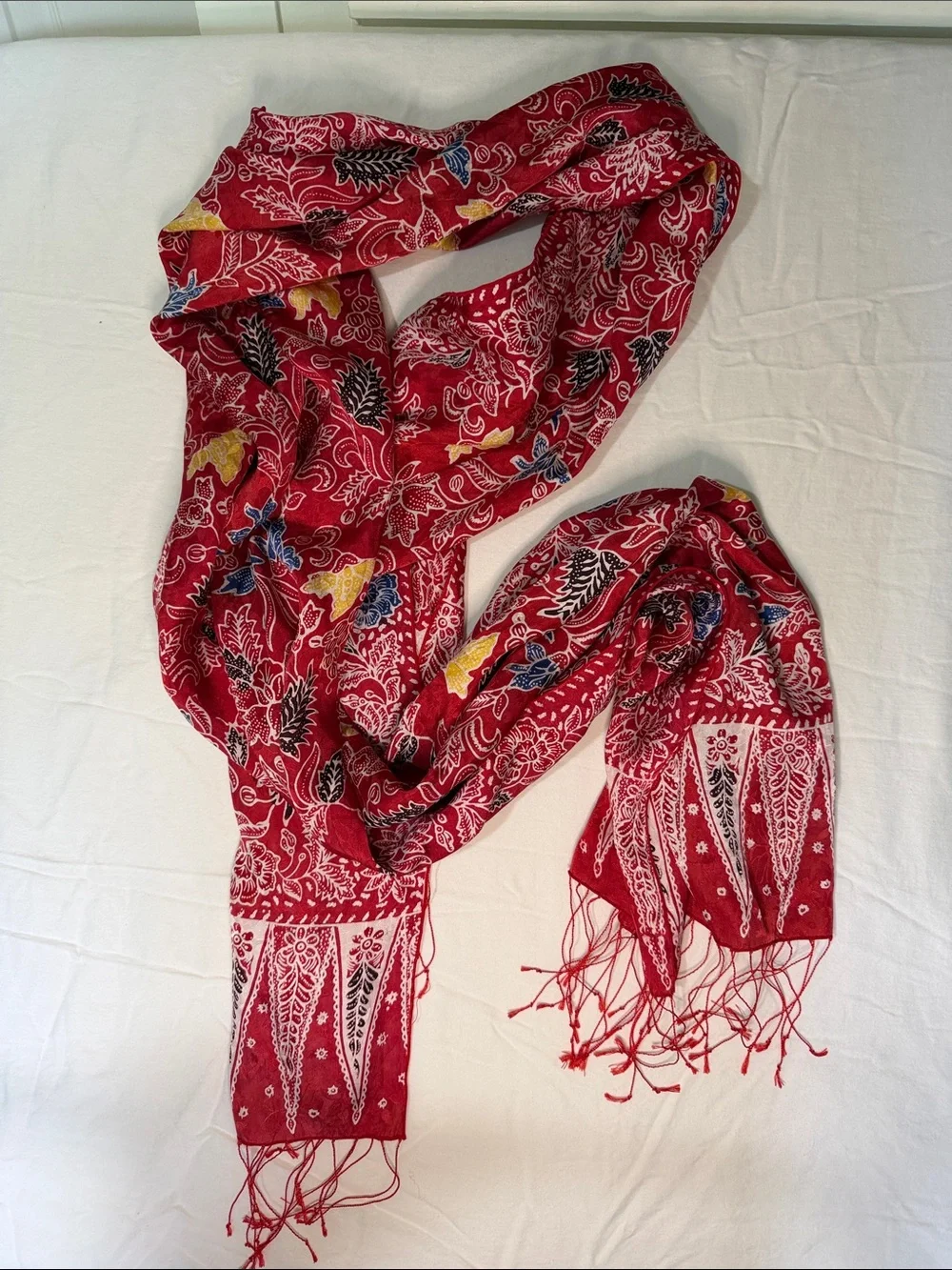 Source Unknown Red Floral Patterned Scarf with Fringe